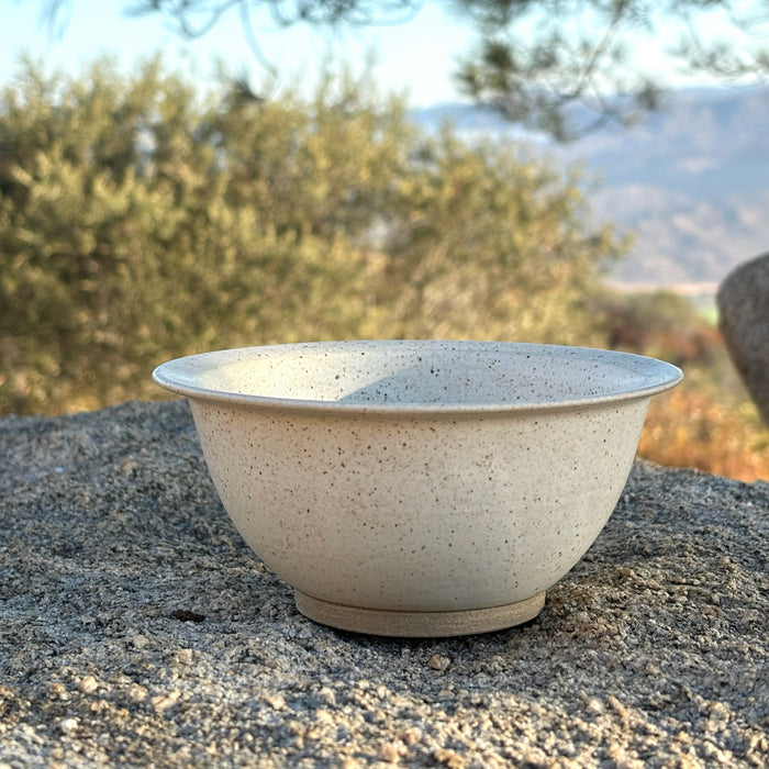 Small bowl with lip